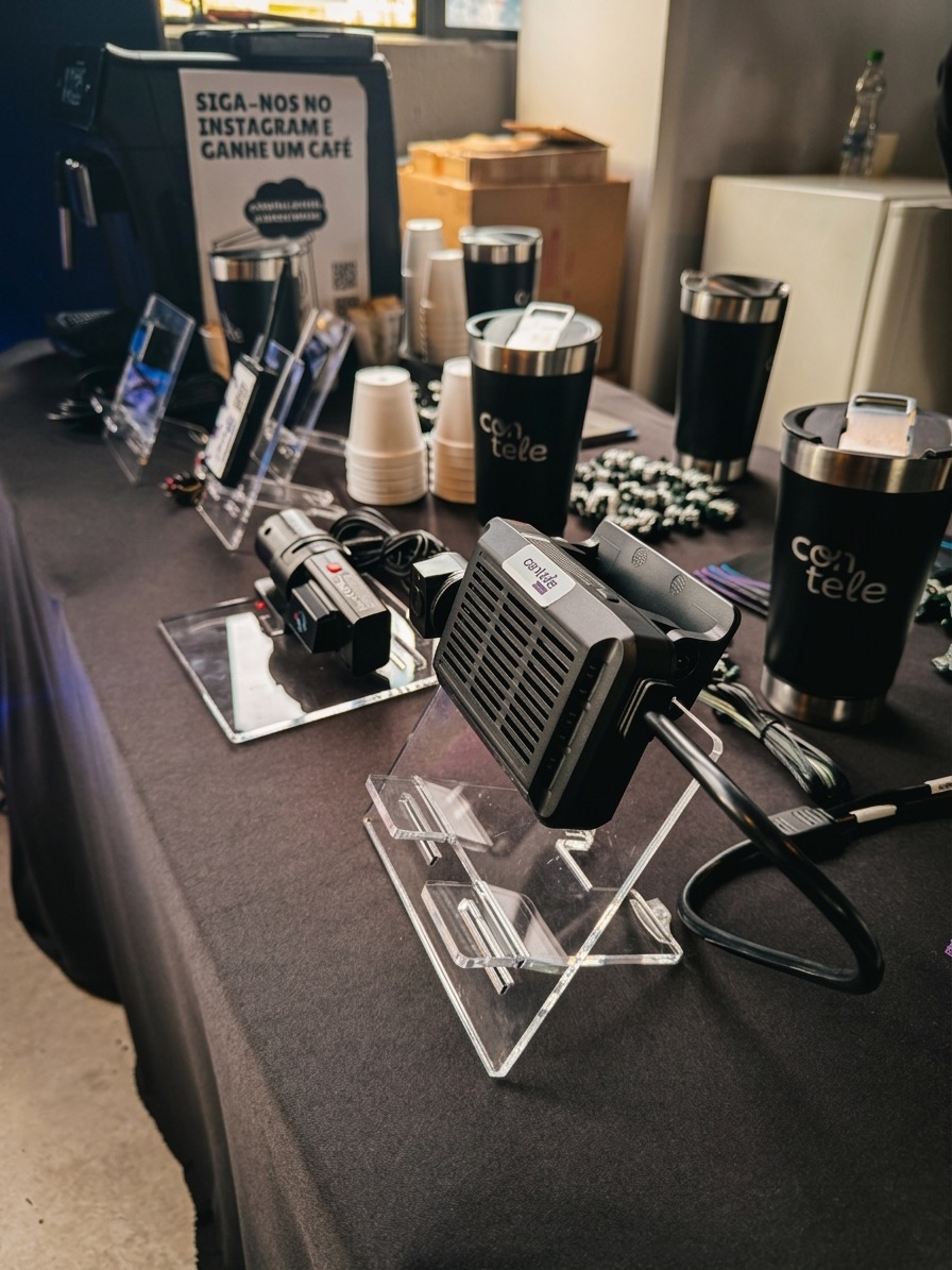 Contele tracking devices and cameras at the booth